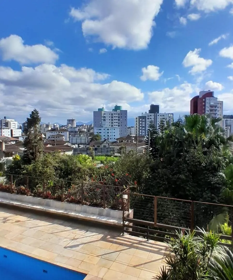 בית אירוח ג'וינוויל Taj Mahal Hostel
