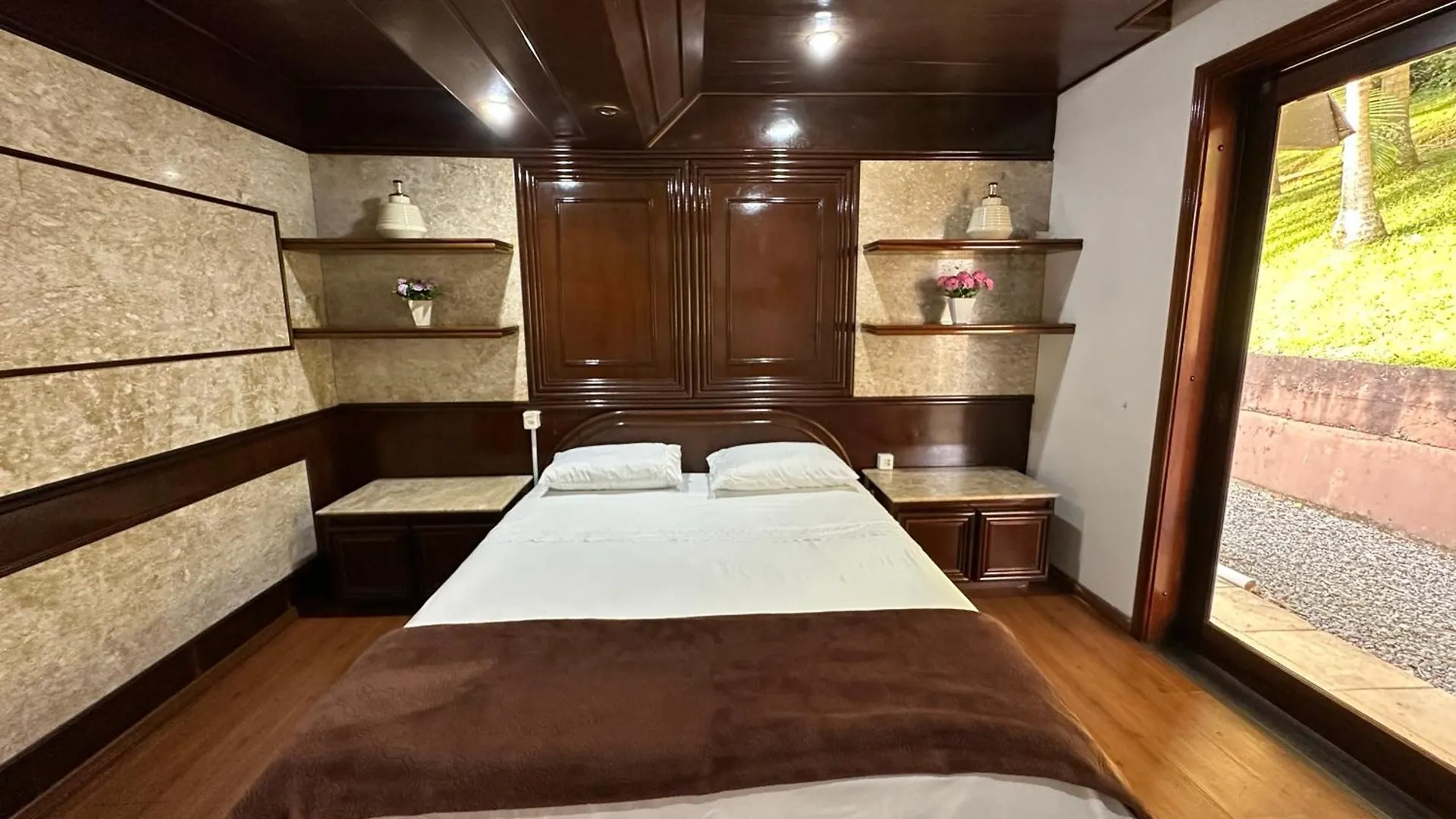 ג'וינוויל Taj Mahal Hostel 0*,