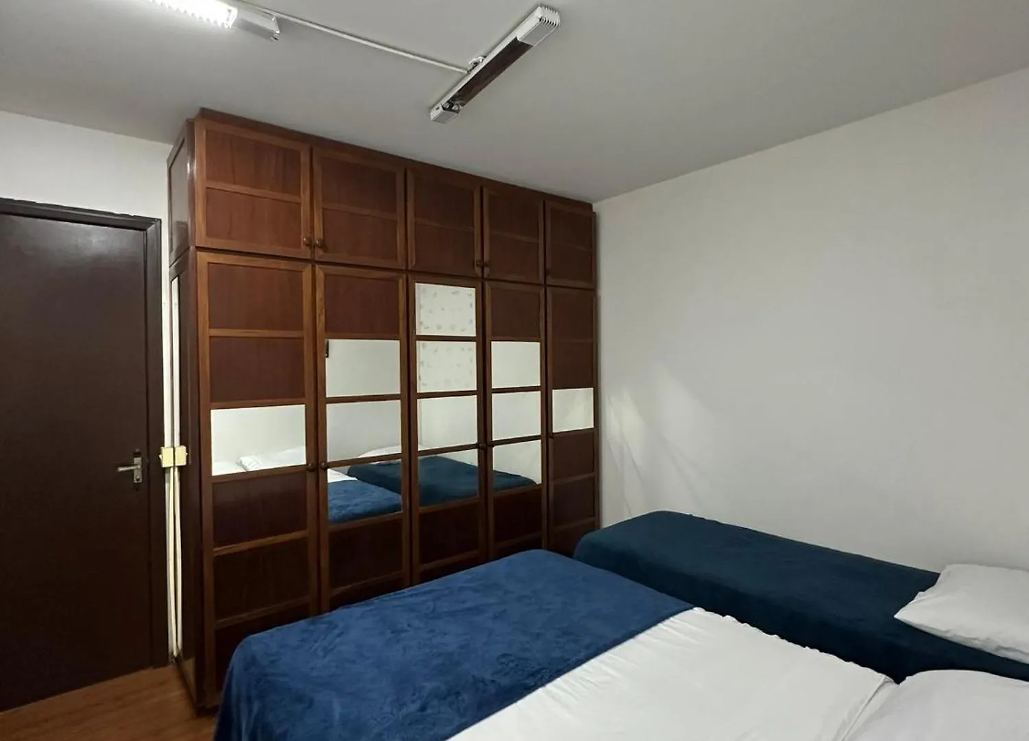 ホームステイ Taj Mahal Hostel ジョインヴィレ