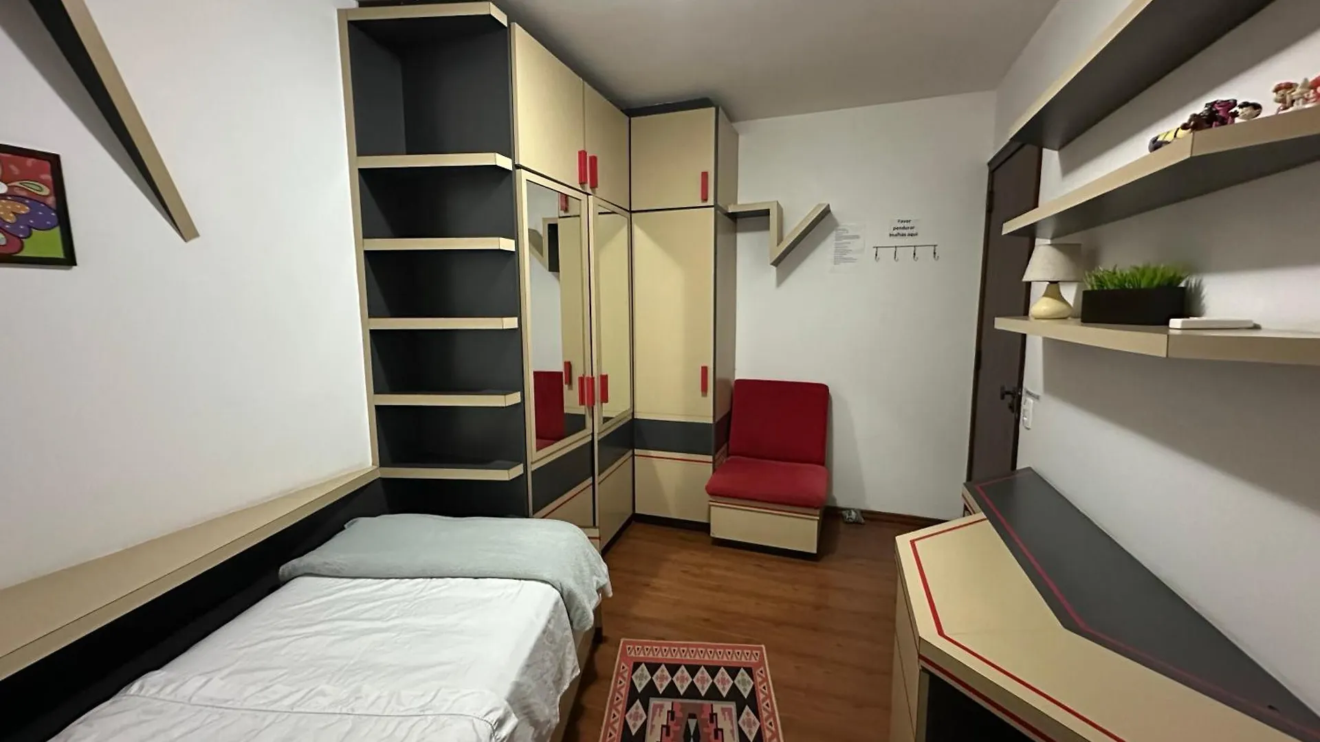 Taj Mahal Hostel ジョインヴィレ ホームステイ